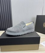 工厂价 UGG 冬季爆款休闲懒人保暖靴纯手工缝线！简单时尚的设计，磨砂牛皮舒适保暖羊毛UGG原版大底穿着柔软舒适，保暖性好，脚感极佳339-44正码