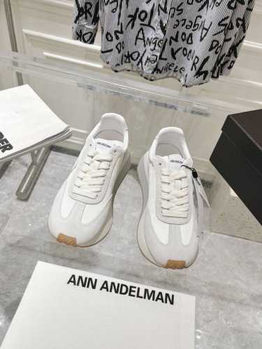 出 顶级版本ann Andelman 24新款阿甘厚底休闲运动鞋 Ann今年出的这款鞋也太好看了吧！满满的复古元素 对比其他品牌不能说小众但很难撞衫，因为很少有