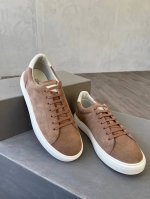 商品商标: Brunello Cucinell 布鲁内洛 正码码数: 38-44 商品材料: Bru运动鞋，真皮鞋面与独家设计的个性化大底搭配，穿在脚上更加柔软