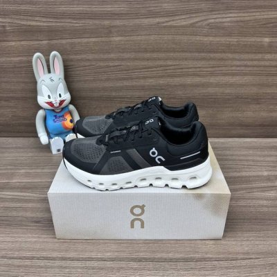 顶级版本on昂跑 Cloudrunner 2 舒适简约 织物耐磨透气 低帮 休闲跑步鞋。 瑞士高性能运动品牌on打造的此系列作品，鞋面由再生聚酯纤维和网眼布制成