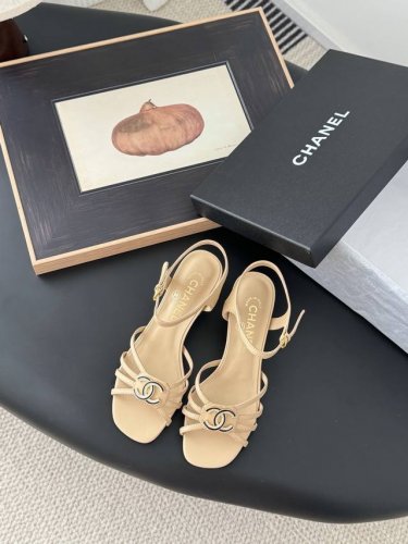 Chanel 25P早春新款高级手工坊凉鞋一如既往的高版本 经典版面 鞋面内里羊皮 真皮大底平底 5 8 三个高度Size:35-39 其他码数定