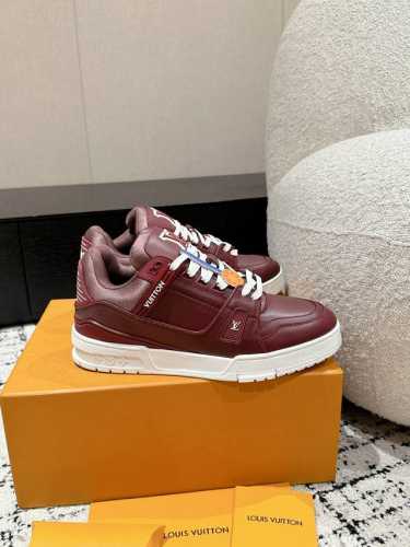 顶级版本 情侣款LV 路易威登L家 Trainer 24 新款 休闲 运动鞋 滑板鞋 LV Trainer 运动鞋的灵感源自复古篮球鞋，代表 Virgil Ab