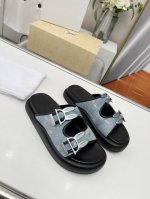 高品质出厂 ！小众潮牌The Row夏季兔年款限定休闲萌拖兔子五金扣饰简易拖鞋！这款鞋子给人一眼看去就有种萌萌可爱的感觉，上脚真的很好看，重要是好穿，又撑得成场