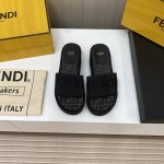 出厂价 顶级版本 Fendi芬迪 新款sunshine系列 Ff老花 坡跟 厚底 一字 凉拖鞋 原版购入开发 做货 宽带厚底凉鞋。棕色pequin条纹布料材质。
