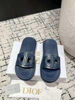 女款 顶级版本 Dior迪奥 2024 夏季最新款 Cd字母 猪鼻凉鞋 拖鞋 萌萌可爱又不失优雅 原版复刻 高版本 超耐看随意百搭款 上脚非常舒适 显瘦又显白