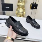 高版本chane*｜小香官网香奈儿秋冬四季，系列新品乐福鞋满满的复古风 秀气的鞋型 看着就很讨喜，圆圆的鞋头 衬托脚也变得瘦瘦的，上脚给人就是一种年代的复古情怀