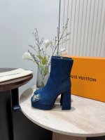 漆皮20 秋冬新款louis Vuitton Lv防水台高跟短靴 高级感十足！国内外博主刷爆的一款，复古又时髦 上脚美炸了！官网主推款 鞋面：小牛皮 牛漆皮 牛