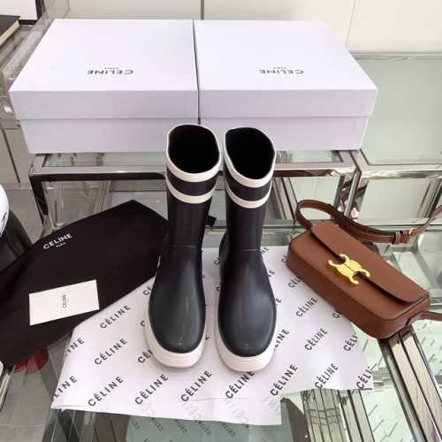 Celine雨靴 21 FW 走秀最新发布仿佛真的走进了城堡开始期待着秋冬很好看，舒服又轻便 真的推荐码数:35-40