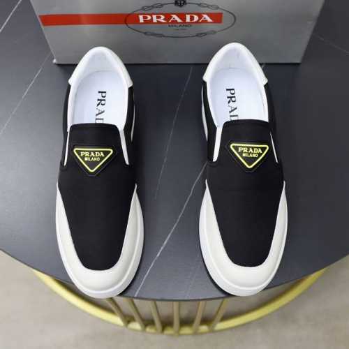商品商标:Prada 普拉达 休闲鞋正码码数:38-44 45定制商品材料:原版牛皮拼接布料，羊皮内里原版发泡耐磨柔软大底，休闲运动版 年轻时尚 欧美潮流 英伦