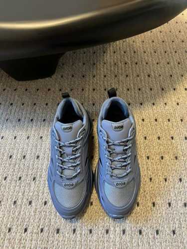 顶级版本Dior B44 Blade 运动鞋，原版一比一复刻由 Lewishamilton 设计的生活胶囊系列点缀的 Dior B44 Blade 运动鞋以20
