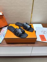 Hermes 爱马仕H拖平纹系列！上脚颜值超高！原版鞋1:1制作，顶级版本，上脚非常舒服大方，大牌名明最爱的奢侈品高档华丽的完美结合一体,为你展现出高贵不凡的人