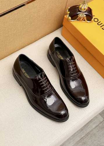 商品商标：LOUIS VUITTON 路易威登 商务皮鞋正码码数: 39-44 38.45订制 商品材料：精选 进口头层开边珠牛皮鞋面，进口头层牛皮内里。强烈立