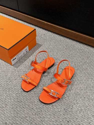 顶级品质 Hermes Ss24 New Arrival～ H家2024春夏新品｜钻扣凉拖鞋 一如既往的好穿 百搭！高级感满满 丝绸面料 意大利进口牛皮底 Si
