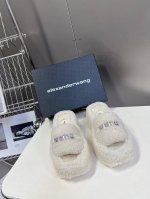 Alexander Wang 大王水钻厚底毛毛拖鞋 太好看了～很难不爱！ Bling Bling秋冬毛毛拖 露腿神器，没有比大王更懂女人心了 要闪更要美 原版水