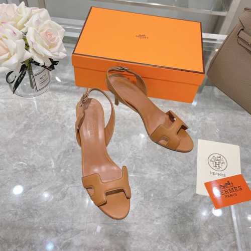Hermès 爱马仕 最新高跟气质凉鞋 耗时半年时间开发，终于完美复刻出货 H家的高跟鞋是我见过最简约最耐看最有气质的！！！任何风格都能hold住，7cm高度轻