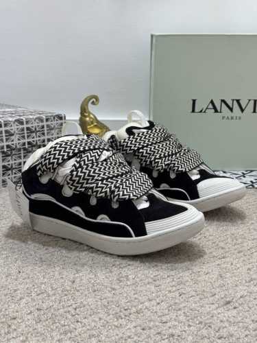 出厂价 实价 Lanvin浪凡 最新系带时尚休闲情侣板鞋 高品质clay情侣系列 当季最新潮品 众多博主纷纷种草 入购原版开模定制 鞋面和大底马克线串线缝制不封