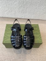 Gucci春夏新款 双G果冻凉鞋 TPU材质。专柜购买原版 ，所有细节、材料 ，全部跟你在专柜买到的都一样 ！模具耗时一个半月，一对鞋子的模具重达1吨！真正能做