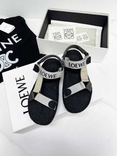 高版本男女码35-45 Loewe｜罗意威 春夏新品草编厚底拼色凉鞋 _______________________________ 今年超火热的一款凉鞋 一直