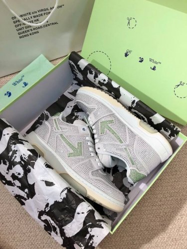 Off White情侣款烫钻款 2024春夏官网最新色 女款：35-70 男款：38-75 最新发布市场最高品质版本“Out Of Office”系列原版开模，