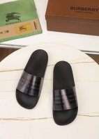 码数35-45，Burberry 巴宝莉拖鞋 纯原 夏季新款经典格纹拖鞋Vintage 复古格纹拖鞋，流线型鞋垫缔造舒适穿着体验 侧面饰有 Burberry 立