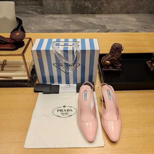 奶茶风系列 顶级包装配套最高版本 PRADA 2024普拉达最新小跟玛丽珍凉鞋、小尖拖。最火爆的半圆方粗跟,包头拖系列。 2024S PRADA秋季新款好看哭了