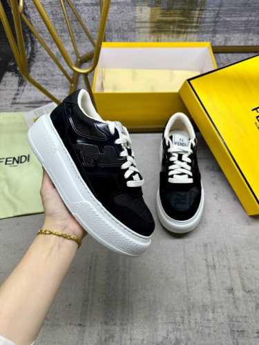 fendi Match系带最新运动鞋，橘色Ff提花面料和同色绒面材质细节，侧面饰以注塑Ff贴花。女码35-40码 ，男码39-45码