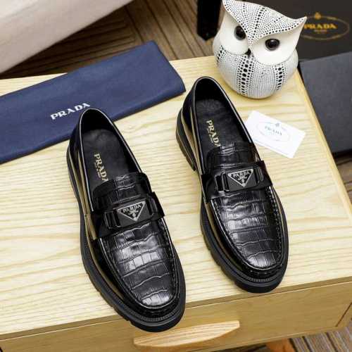 工厂价 普拉达 Prada 专柜1:1原版复刻，质量绝对原版大底，优质进口橡，耐磨防滑,永不脱胶，鞋面材质：进口头层牛皮防滑发泡大底，官网材料、内里材质：水染皮