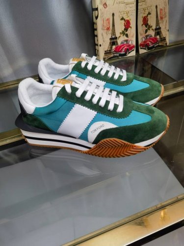 工厂价： 汤姆 Tom Ford 美国复古轻奢 情侣款size：35-44 Tom Ford设计师曾经是古888驰的设计师，来自美国品牌，贸易单，国内罕见，不易