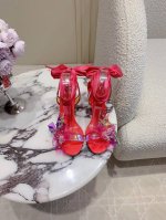 拖鞋 凉鞋 Christian Loubouti* 新款重工红底高跟凉鞋 纯手工缝制胶片花朵 水钻点缀精致奢华 闪耀夺目 富贵迷人 交织出童话般的梦境 垫脚羊皮