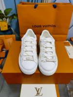 p490 顶级版本Lv Archlight 运动款Summer Collection老爹鞋，具有代表性的经典款Lv字母点缀鞋舌轻巧，舒适，百搭，线条感和拉长美腿