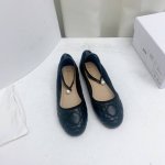 顶级品质！Dior迪奥2024春夏主场秀款new Arrival套包单鞋。高版本 迪奥24Fw新品珍珠蝴蝶结芭蕾舞鞋经典标志性电绣菱格鞋面！高级感满满！D家这一