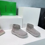 高品质出厂 ！顶级品质bottega Veneta葆蝶家24Ss秋冬新款圆头简易雪地靴毛毛短靴！ Bv第一款雪地靴作品！ Ins上超火欧美街拍出镜率超高 最高版