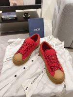 顶级版本ss Dio* 迪奥B33系列 情侣款休闲板鞋原版购入开发做货 采用迪奥灰牛皮革精心制作，侧面饰以同色调 CD Diamond 图案帆布镶片。CD Ic