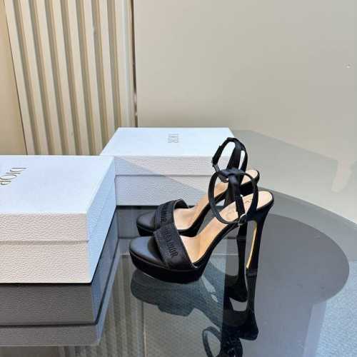 厂价 Dior 迪奥24S新品 防水台一字带高跟凉鞋 面料采用进口织布 内里踮脚均为羊皮 意大利进口牛皮大底 跟高：12Cm 水台：3Cm 码数：35-39 4