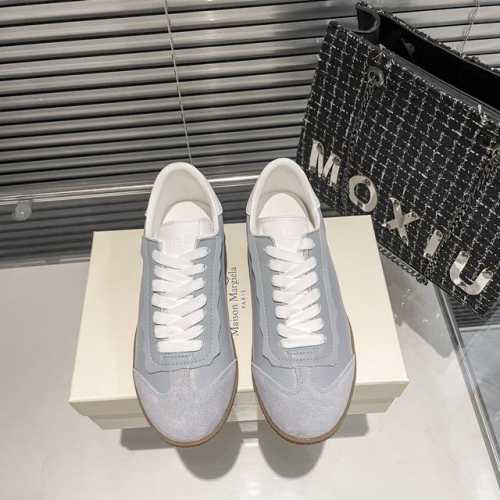 出厂： Masion Margiela 马吉拉mm6 情侣款德训鞋运动鞋 休闲小白鞋 四季可穿搭经典不过时的款，休闲又随意，多种材质撞色的拼接，时髦感倍增，鞋带