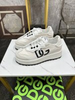 情侣款 Dg 最新运动休闲鞋时尚百搭，可为各式造型增光添彩。塑造独具动感活力与摩登气息的精致设计，尽显现代优雅格调。 Size：35-46 45、46订做不退换