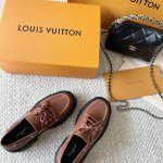 Loui* Vuitto* L驴牌2025年新款 系带松糕单鞋 链条浮雕设计风厚底乐福鞋 跟高:5.5Cm 码数 35-39订做34.40