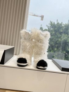 G012Chanel 香奈儿*小香秋冬新款字母雪地靴棉鞋这款骑士靴真的是帅气时尚的代表，靴筒chanel字母点缀 低调不失奢华！简约时尚个性又大气！自然流畅的美