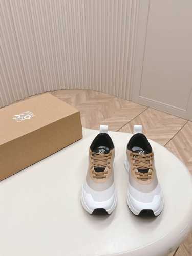 高版本 情侣款 Loewe 罗意威 X On Cioudtilt2.0跑鞋情侣款罗意威 X On 昂跑全新合作系列跑步鞋 品牌与瑞士高性能运动品牌on携手打造的