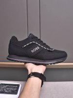 实价 Boss 原版经典款休闲鞋本款是官方主打经典款，1:1质量，原厂名师制作，采用进口网布拼接牛皮舒适网布内里。完美楦型，大方时尚的设计，多色可选！码数：39