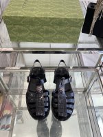 Gucci春夏新款 双G果冻凉鞋 TPU材质。专柜购买原版 ，所有细节、材料 ，全部跟你在专柜买到的都一样 ！模具耗时一个半月，一对鞋子的模具重达1吨！真正能做