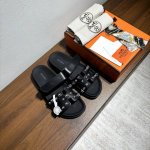 女款 男款10 品牌：Hermes 编号：H8018-210199 颜色：铆钉 码数:35一40 38-45 鞋面材质：进口小牛皮 大底材质：Tpu防滑耐磨大底