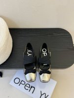 韩国小众设计师品牌OPEN YY春夏走秀款芭蕾舞鞋 第一眼看到这个鞋子就爱上了，带点复古味随意搭配都好看！各大网红博主都在穿它，整个鞋子非常柔软，好穿不磨脚鞋面