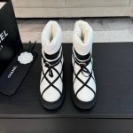 Chanel 香奈儿23C羽绒棉靴超级懒洋洋，超级无敌萌萌哒。看它这么肥胖胖的顾名思义上脚巨舒服，很软啊 Size：35-40 40定做不退换 编号34-1