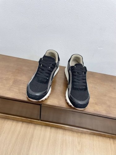 男款10情侣款顶级版本brunello Cucinelli 新款bc经典休闲鞋运动鞋 Bc是意大利知名品牌，极简主义风格，复古又高级！简约又大气，属于非常耐看的