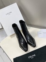 Celine专柜最新时装靴、走秀款时尚博主同款 早秋力推单品！复古欧美风格 炸街必备单品 凯旋门logo点缀 非常高端有气质 四季可穿的短靴、鞋面：采用原版定制