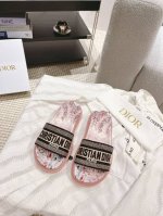 DIOR迪奥 春夏新款厚底电绣凉拖鞋 经典耐看的懒人拖鞋 超级精美好看 洋气吸睛 舒适百搭鞋面:环保高温水溶棉质电绣科技面大底:原版开模Tpr大底内里:水染羊皮