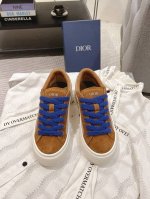 顶级版本ss Dio* 迪奥B33系列 情侣款休闲板鞋原版购入开发做货 采用迪奥灰牛皮革精心制作，侧面饰以同色调 CD Diamond 图案帆布镶片。CD Ic