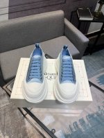 专柜最新上新顶级高端版本alexander Mcqueen 亚历山大麦昆 最新款 阔型运动鞋小白鞋休闲鞋新色！后尾巴真的是太有特色太好看了，一眼爱！顶级版本！这
