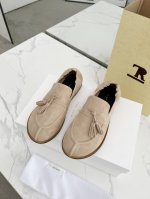 高品质出厂360 the Row新品中性复古简约乐福鞋流苏单鞋！ 方头设计确保长时间穿着的舒适性，无论是搭配休闲装还是正式场合，它都能为你的造型增添一丝优雅与别
